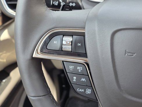 Used 2019 Lincoln Nautilus Reserve image 27