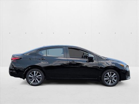 New 2025 Nissan Versa S image 4