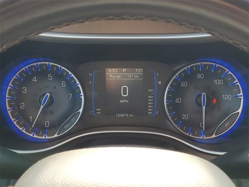 Used 2017 Chrysler Pacifica Touring-L image 14
