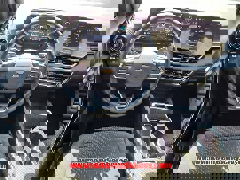 New 2025 Chevrolet Equinox LT image 7