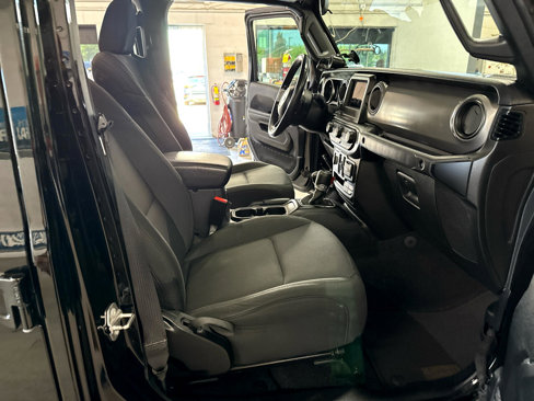 Used 2021 Jeep Gladiator Sport image 45