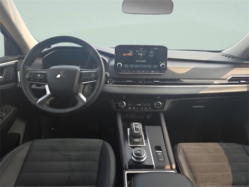 Used 2023 Mitsubishi Outlander SE image 14