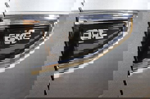 Used 2022 GMC Yukon SLE image 9