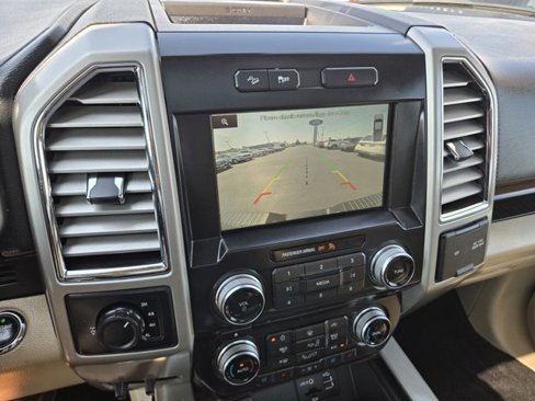 Used 2015 Ford F150 Lariat w/ Equipment Group 502A Luxury image 10