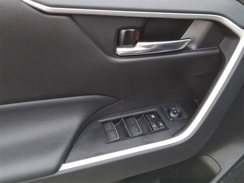 Used 2024 Toyota RAV4 XLE image 12