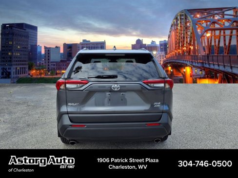 Used 2022 Toyota RAV4 XLE image 4