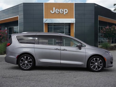 Used 2020 Chrysler Pacifica Limited w/ Tire & Wheel Group image 33
