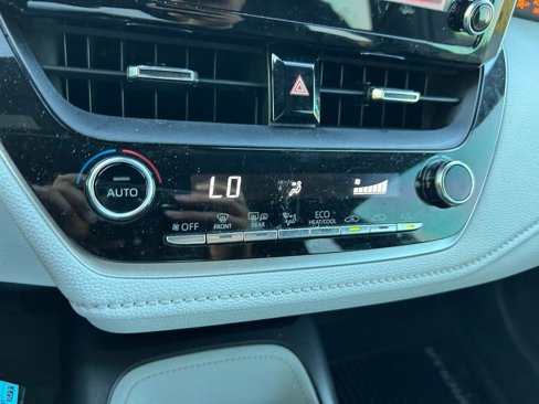 Used 2020 Toyota Corolla SE image 25
