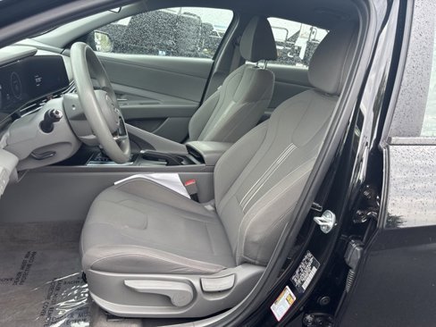 Used 2024 Hyundai Elantra SEL image 12