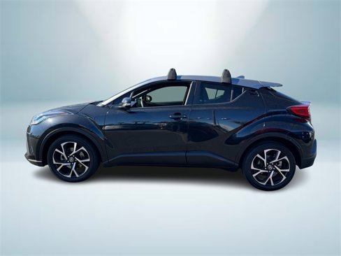 Used 2020 Toyota C-HR XLE image 3