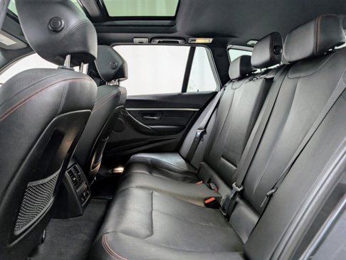 Used 2017 BMW 330i xDrive Wagon image 18