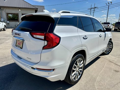 Used 2022 GMC Terrain Denali image 6