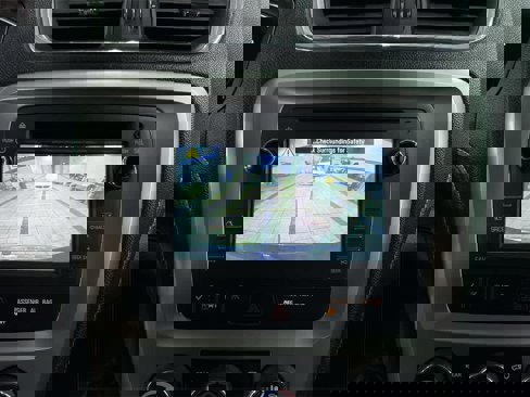 Used 2016 GMC Acadia SLE image 25