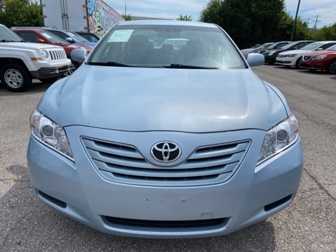 Used 2009 Toyota Camry LE image 2