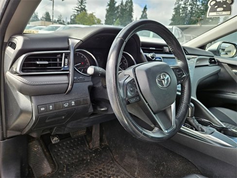 Used 2019 Toyota Camry SE image 5