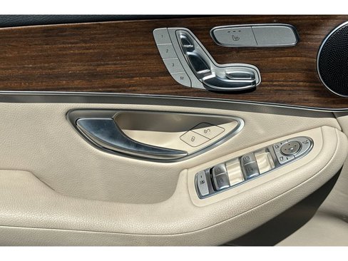 Used 2022 Mercedes-Benz GLC 300 image 11