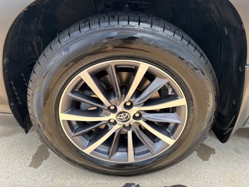 Used 2018 Toyota Highlander XLE image 7