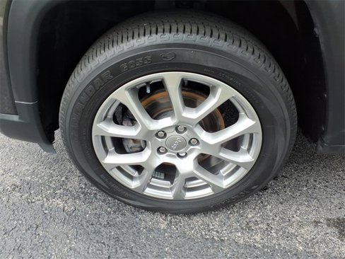 Used 2022 Jeep Compass Latitude image 27