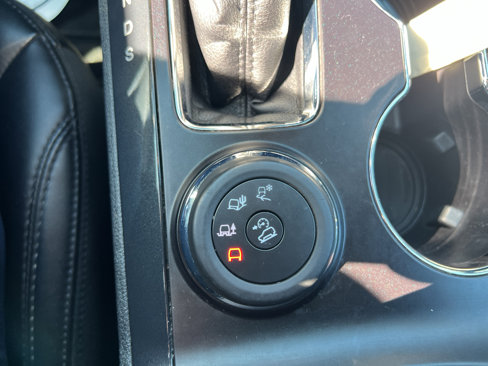 Used 2019 Ford Explorer XLT w/ Equipment Group 202A image 12