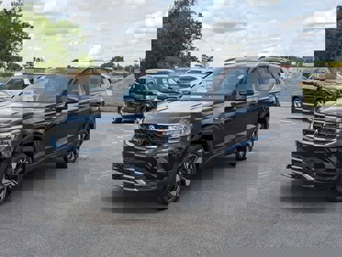 New 2024 Volkswagen Taos SE image 7