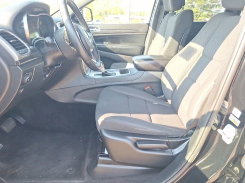 Used 2019 Jeep Grand Cherokee Laredo image 13