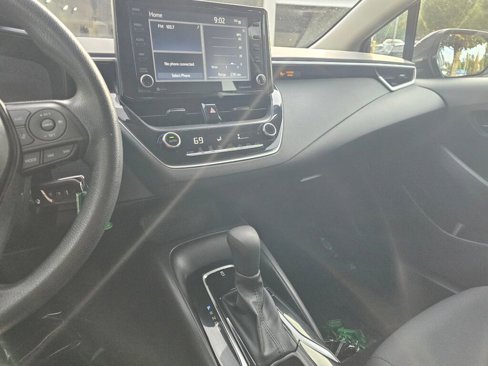 Used 2022 Toyota Corolla LE image 28