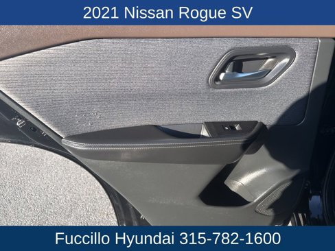 Used 2021 Nissan Rogue SV image 24
