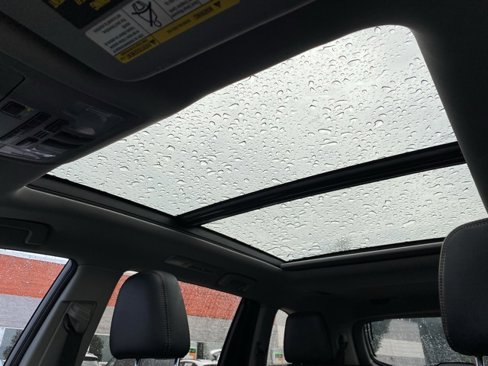 Used 2017 Toyota Highlander Limited image 25
