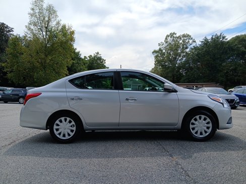 Used 2019 Nissan Versa SV image 5