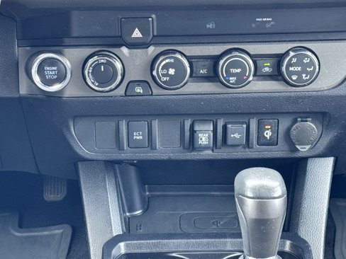 Used 2020 Toyota Tacoma TRD Off-Road image 21