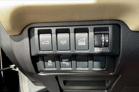 Used 2020 Subaru Ascent Limited w/ Technology Package image 29