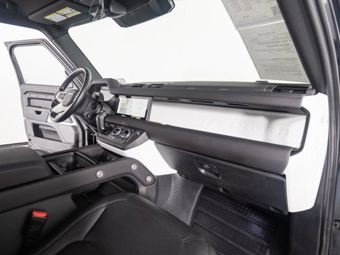 Used 2024 Land Rover Defender 110 S image 18