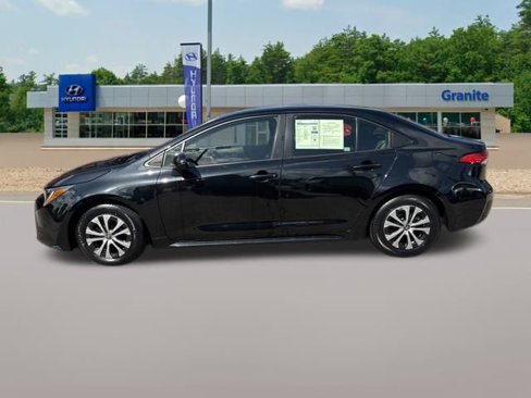Used 2022 Toyota Corolla LE image 9