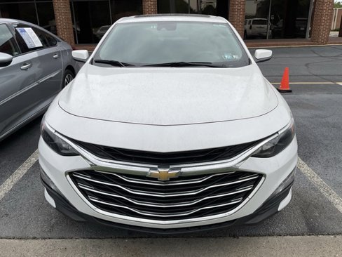 Used 2024 Chevrolet Malibu LT image 2