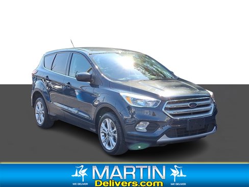 Used 2019 Ford Escape SE image 1
