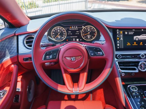 Used 2024 Bentley Flying Spur V8 image 15