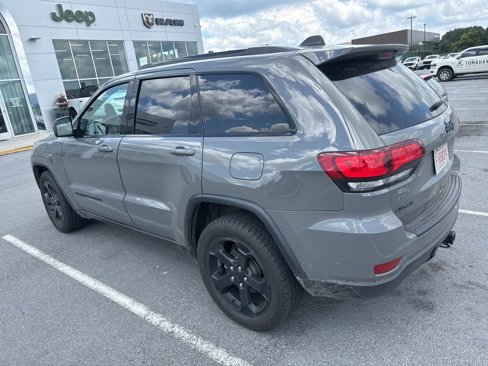 Used 2020 Jeep Grand Cherokee Laredo image 6