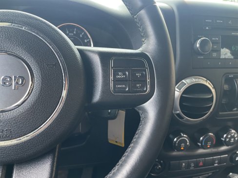 Used 2016 Jeep Wrangler Unlimited Sahara w/ Connectivity Group image 28