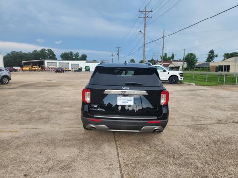 Certified 2022 Ford Explorer Limited w/ Equipment Group 301A image 4
