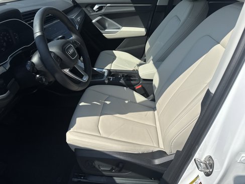 Certified 2025 Audi Q3 2.0T Premium w/ Convenience Package image 5