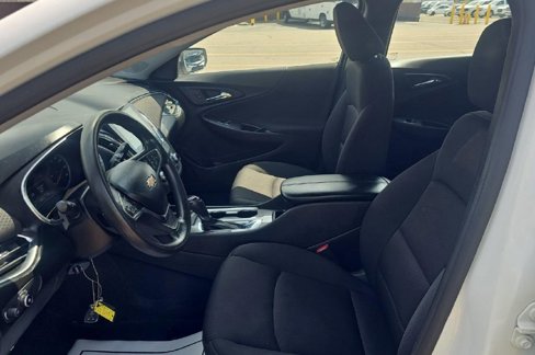 Used 2020 Chevrolet Malibu LT image 3