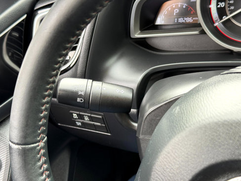 Used 2015 MAZDA MAZDA3 i Touring image 63