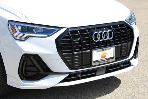 Certified 2025 Audi Q3 2.0T Premium w/ Convenience Package image 9