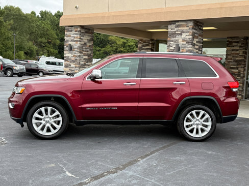 Used 2017 Jeep Grand Cherokee Limited image 2