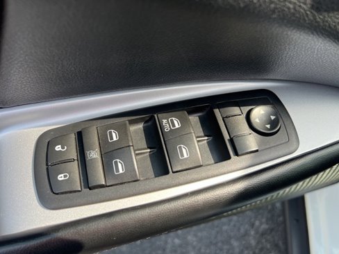 Used 2016 Dodge Journey SE image 19