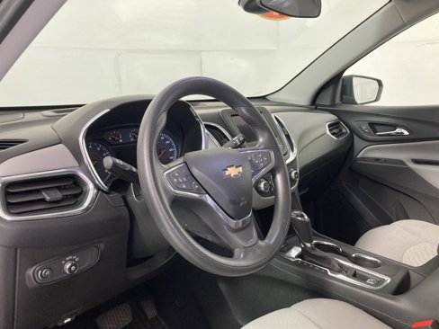 Used 2020 Chevrolet Equinox LS w/ LS Convenience Package image 12