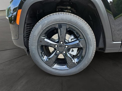 New 2025 Jeep Grand Cherokee Limited w/ Luxury Tech Group II image 14