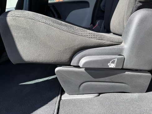 Used 2016 Dodge Grand Caravan SXT image 17