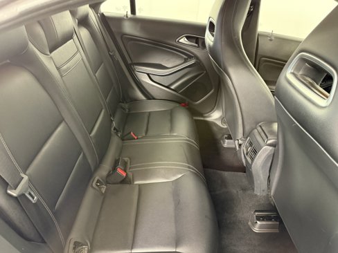 Used 2016 Mercedes-Benz CLA 250 image 12