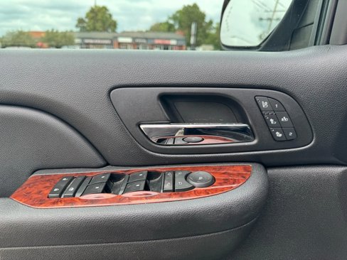 Used 2009 Chevrolet Avalanche LTZ image 10